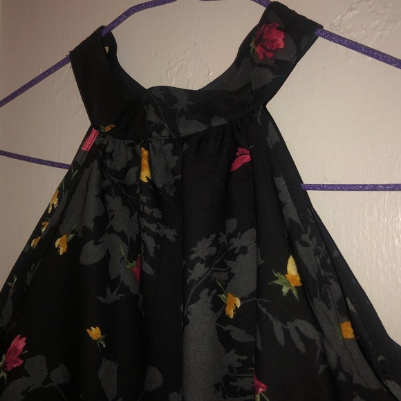 Cold Shoulder Floral Top - Picture 4 of 6